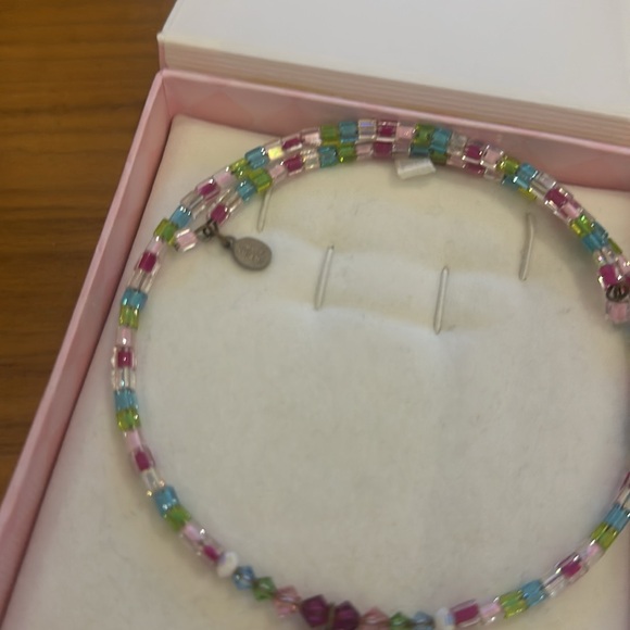 Hand made necklace with Australian crystals and fine glass beads. - Picture 4 of 7